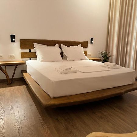 Alpeta Agrotourism & Winery - Roshnik , Berat Hotel ภายนอก รูปภาพ