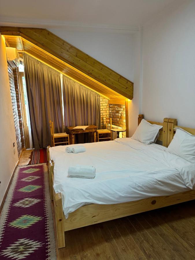 Alpeta Agrotourism & Winery - Roshnik , Berat Hotel ภายนอก รูปภาพ