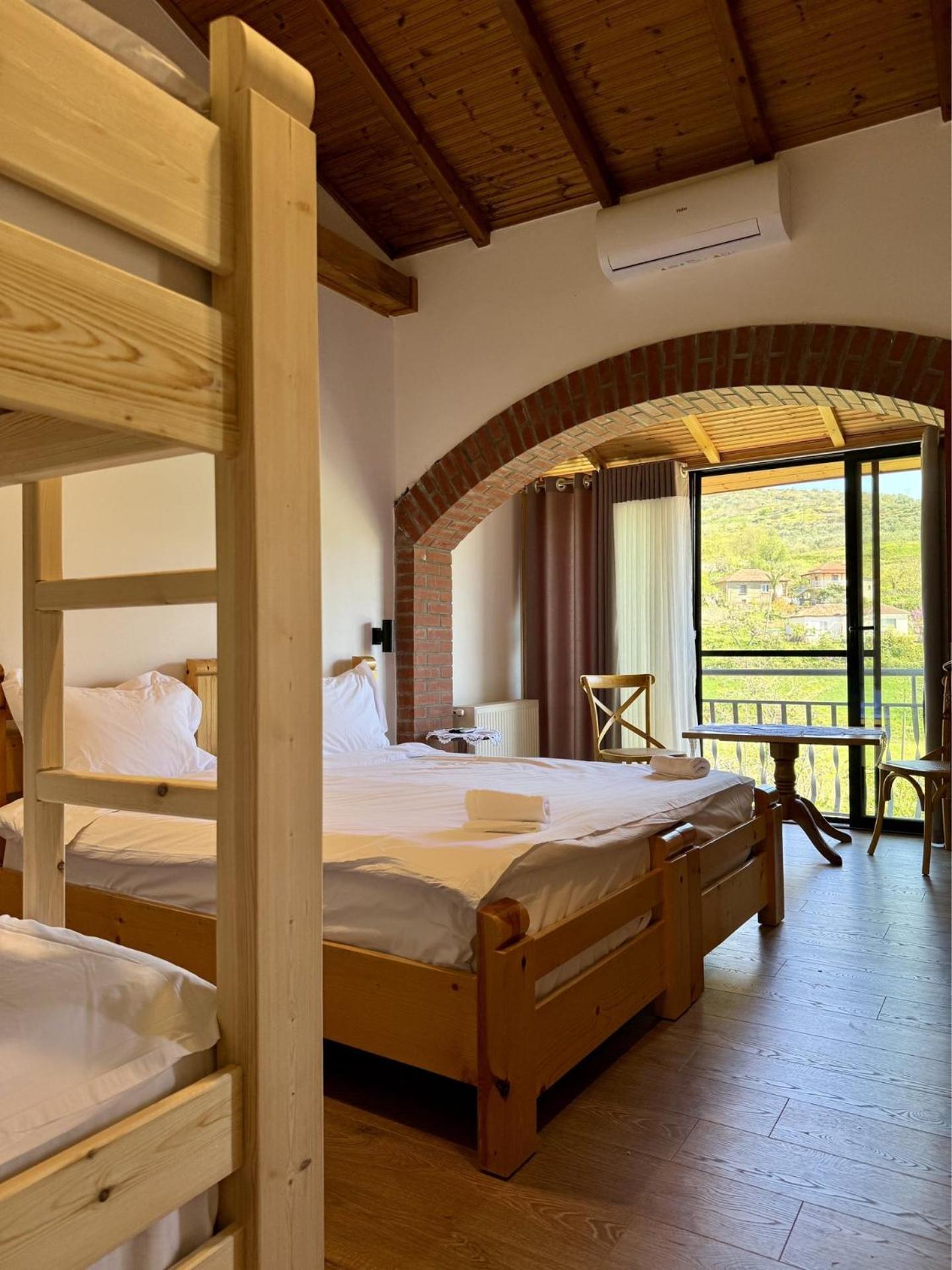 Alpeta Agrotourism & Winery - Roshnik , Berat Hotel ภายนอก รูปภาพ