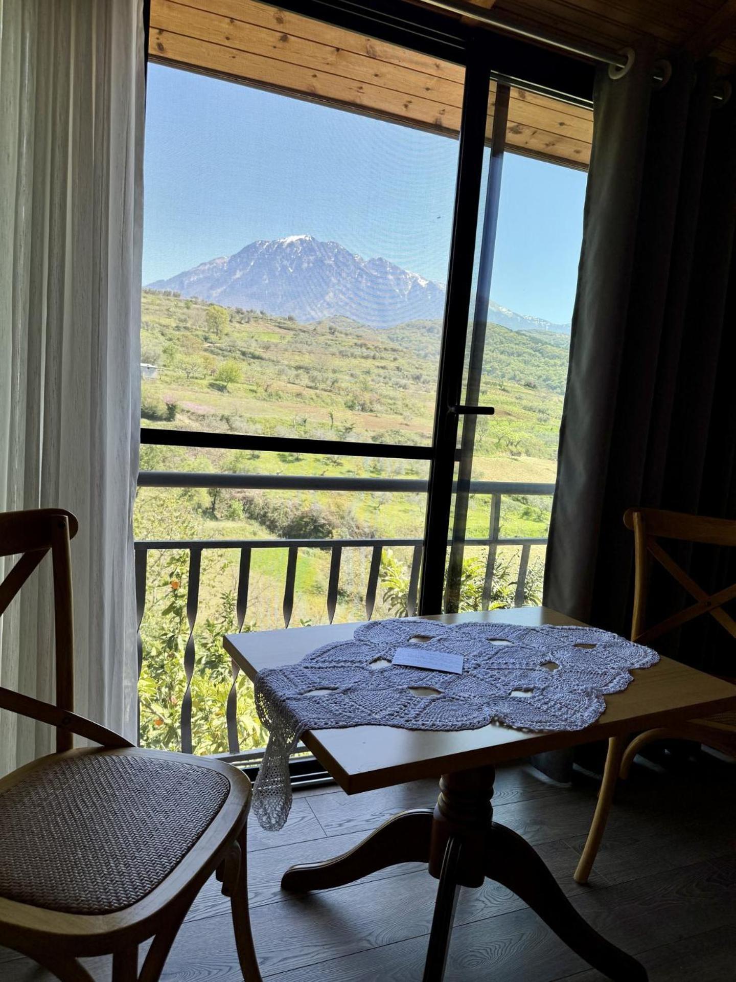 Alpeta Agrotourism & Winery - Roshnik , Berat Hotel ภายนอก รูปภาพ