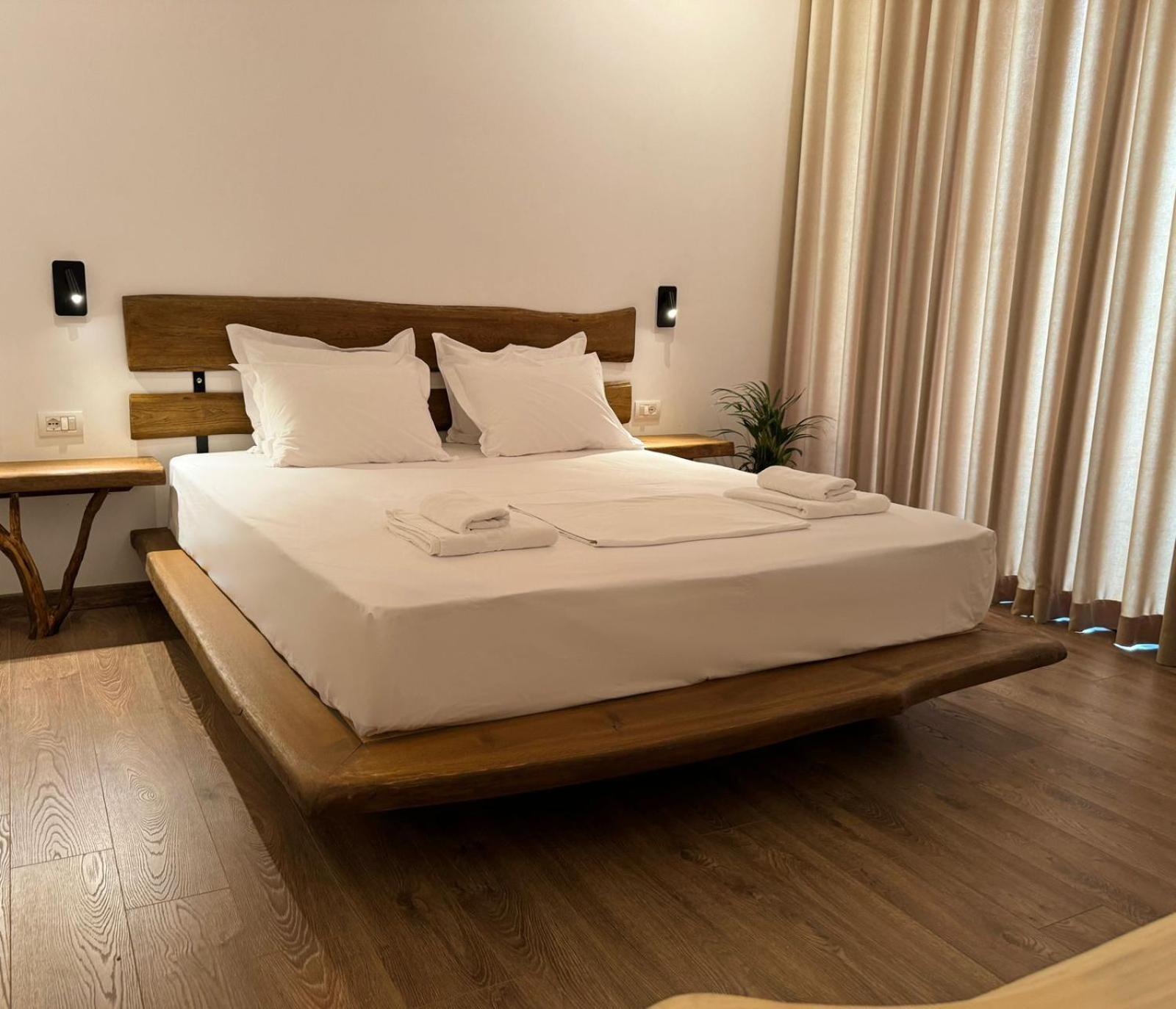 Alpeta Agrotourism & Winery - Roshnik , Berat Hotel ภายนอก รูปภาพ
