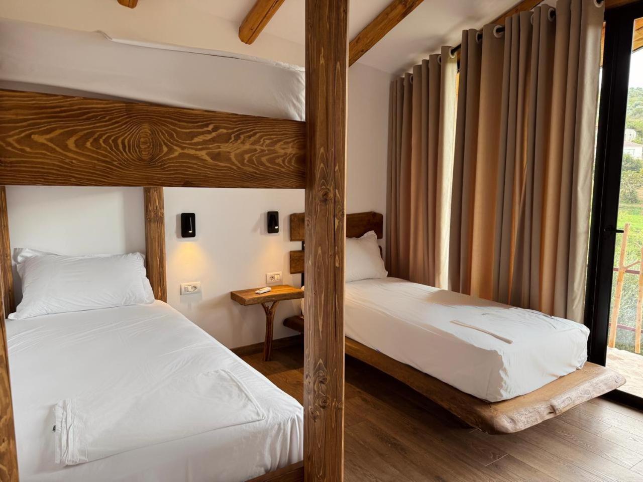 Alpeta Agrotourism & Winery - Roshnik , Berat Hotel ภายนอก รูปภาพ